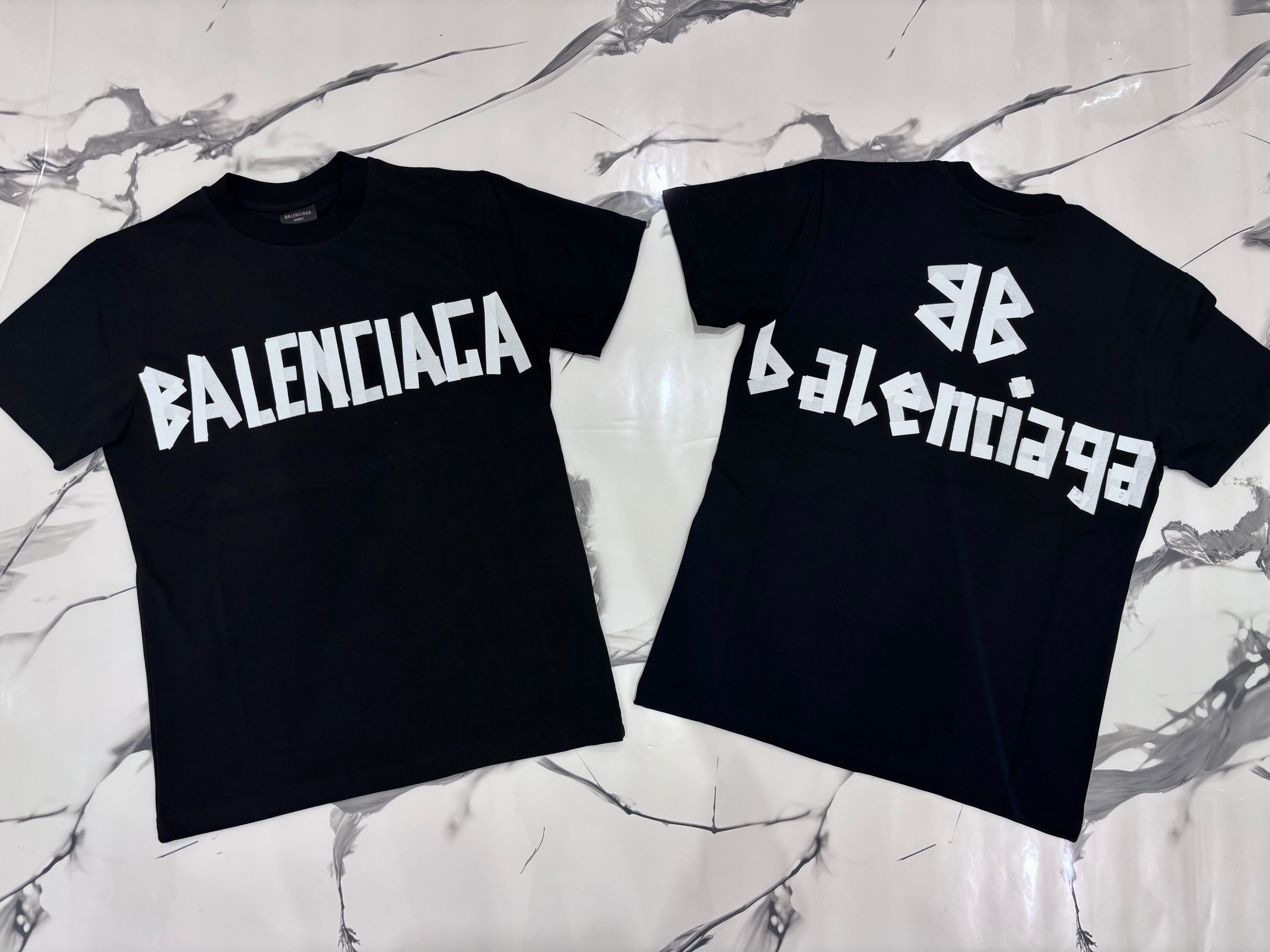 T-SHIRT BALENCIAGA NERA