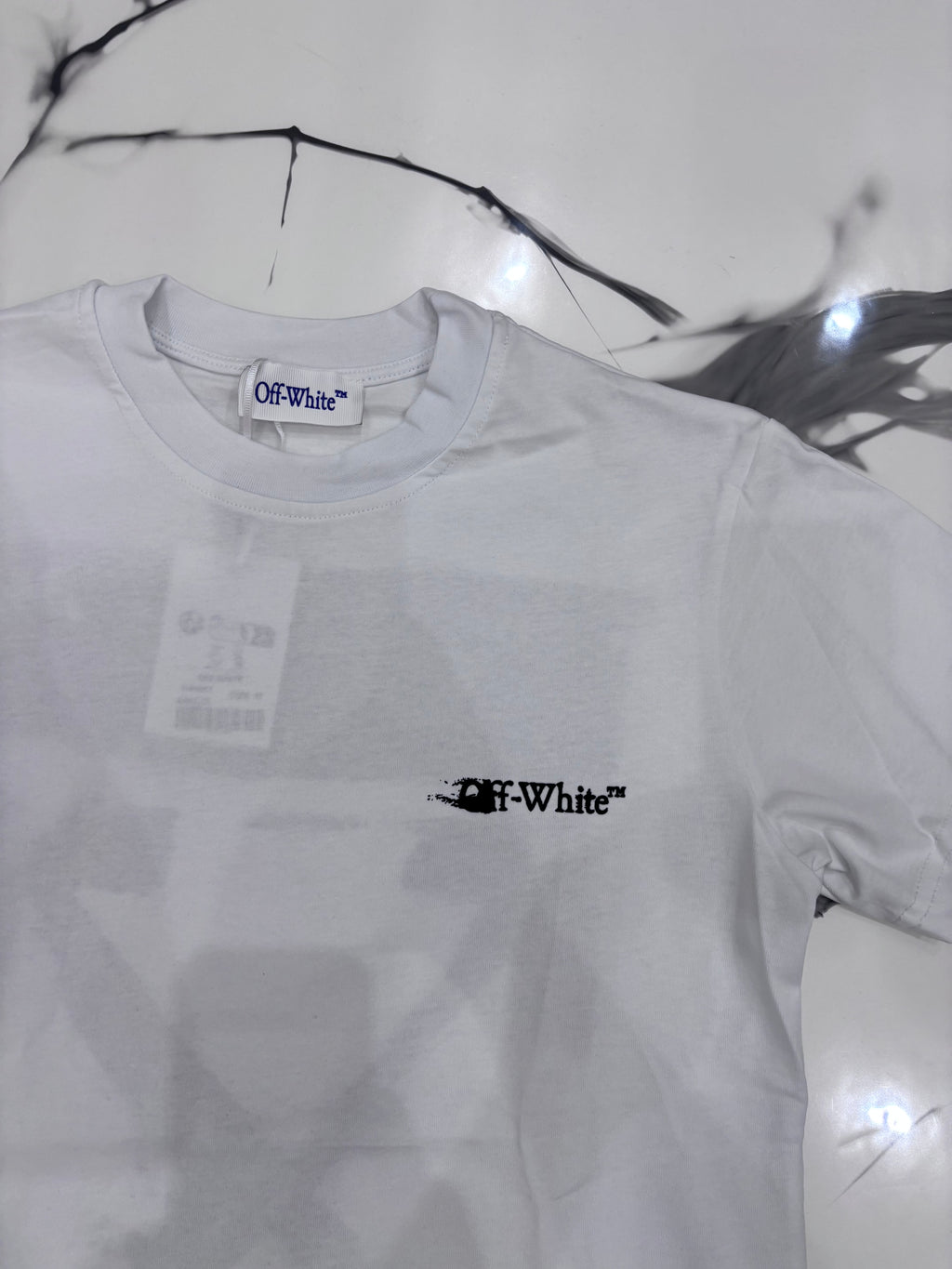 T-SHIRT OFF BIANCA NERA