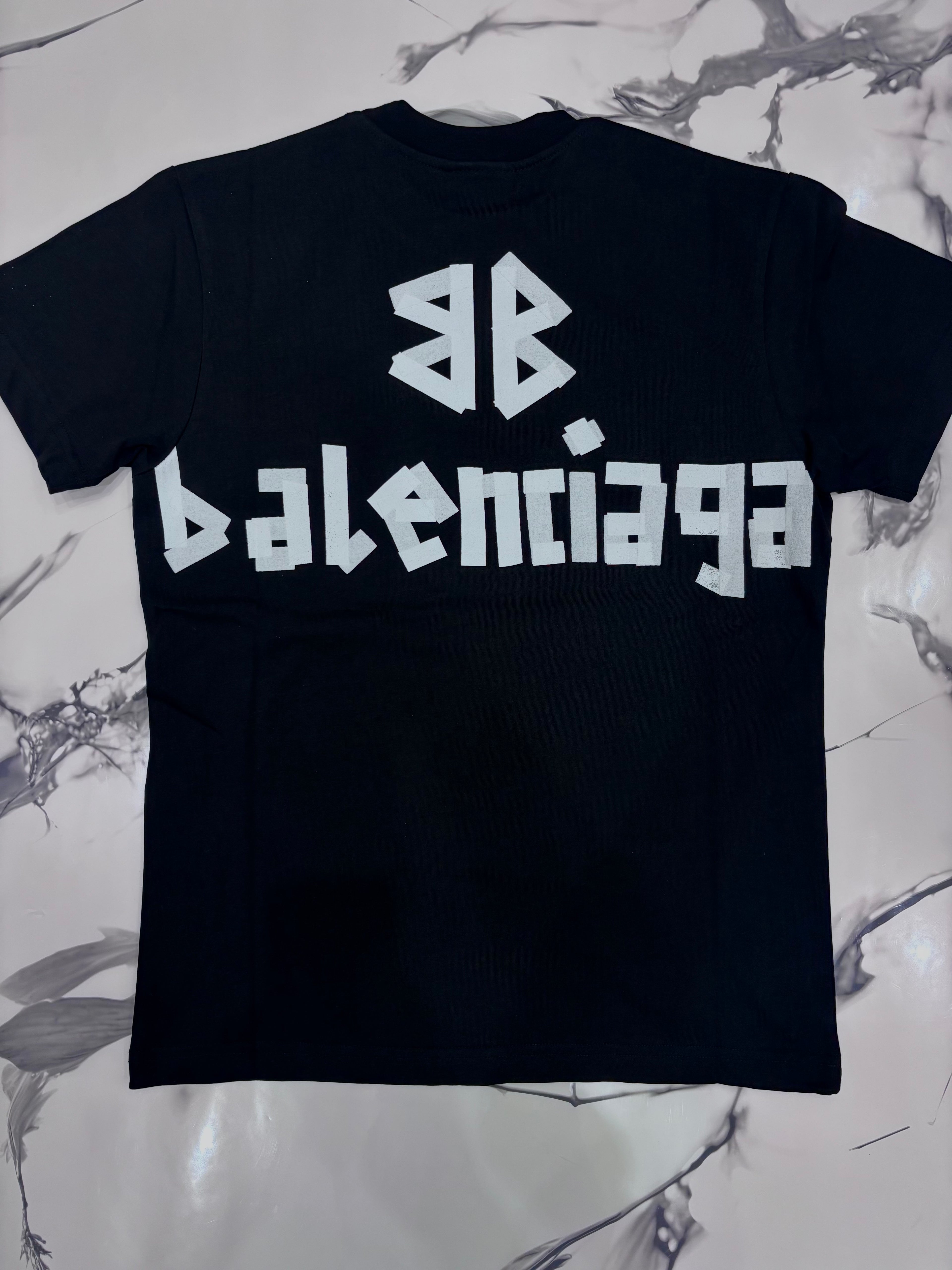 T-SHIRT BALENCIAGA NERA