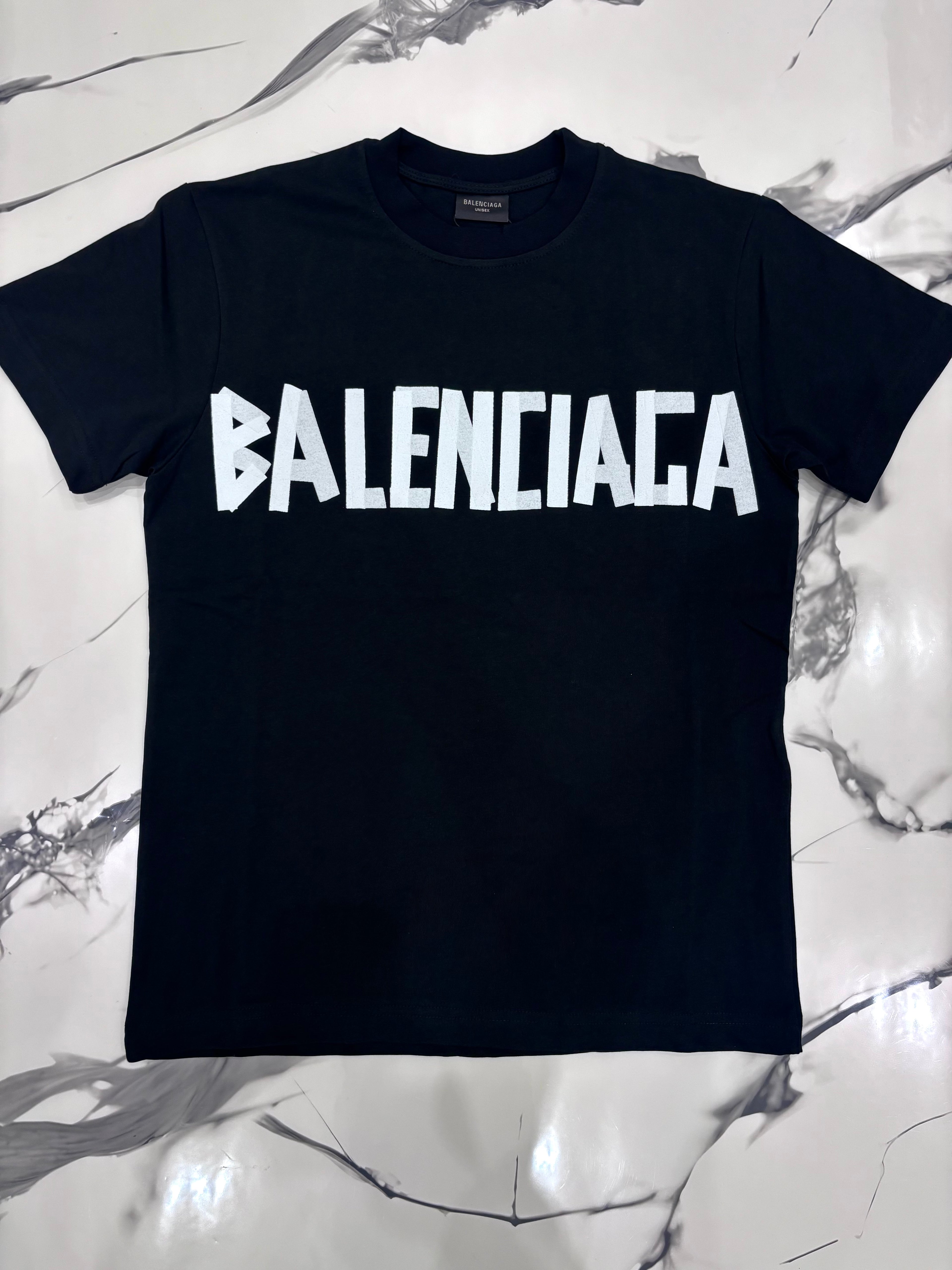 T-SHIRT BALENCIAGA NERA