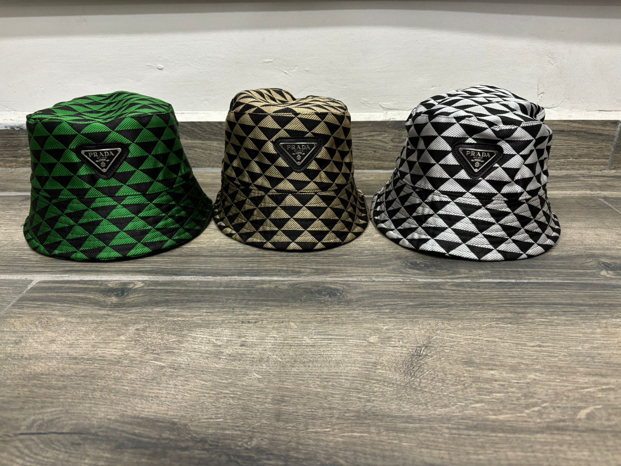 CAPPELLO PRADA (TRIANGOLI)