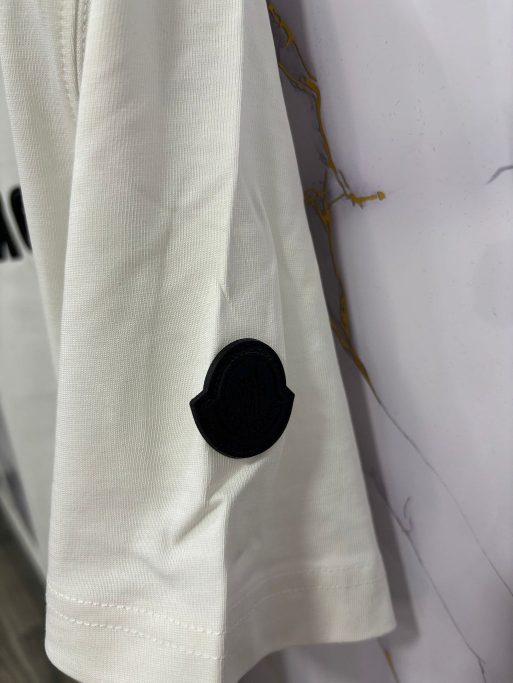 T-SHIRT MONCLER (SCRITTA NERA)
