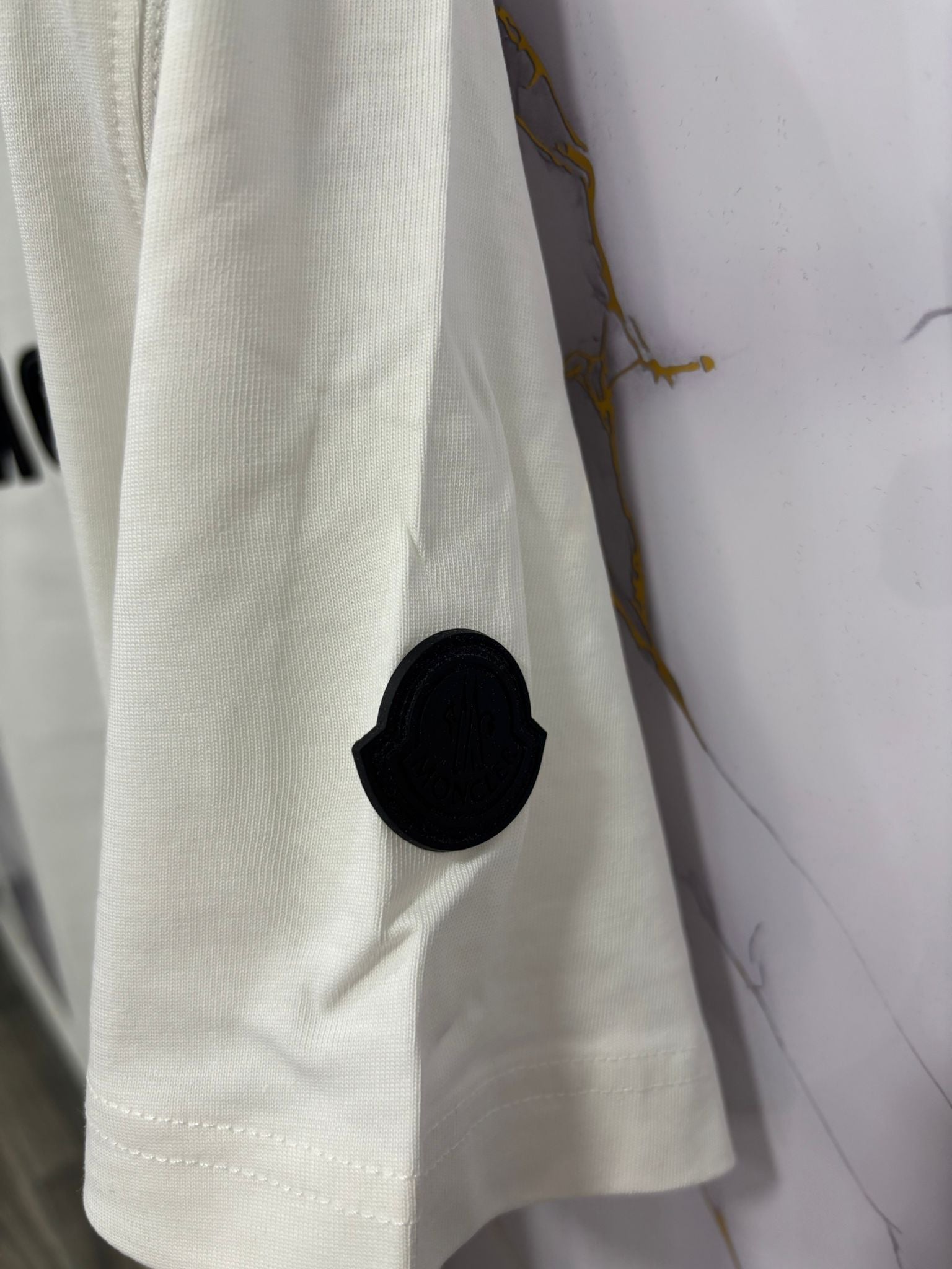 T-SHIRT MONCLER (SCRITTA NERA)
